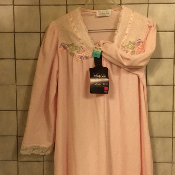 Vanity Fair Other - Ladies Pink Vanity Fair Long Length Robe.NEW Sz S